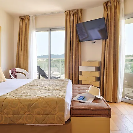 Costa Salina Hotel