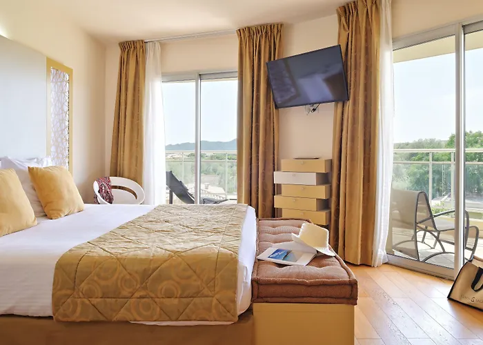 Costa Salina Hotell