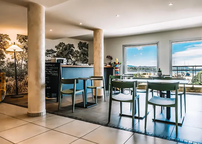 Costa Salina 4*